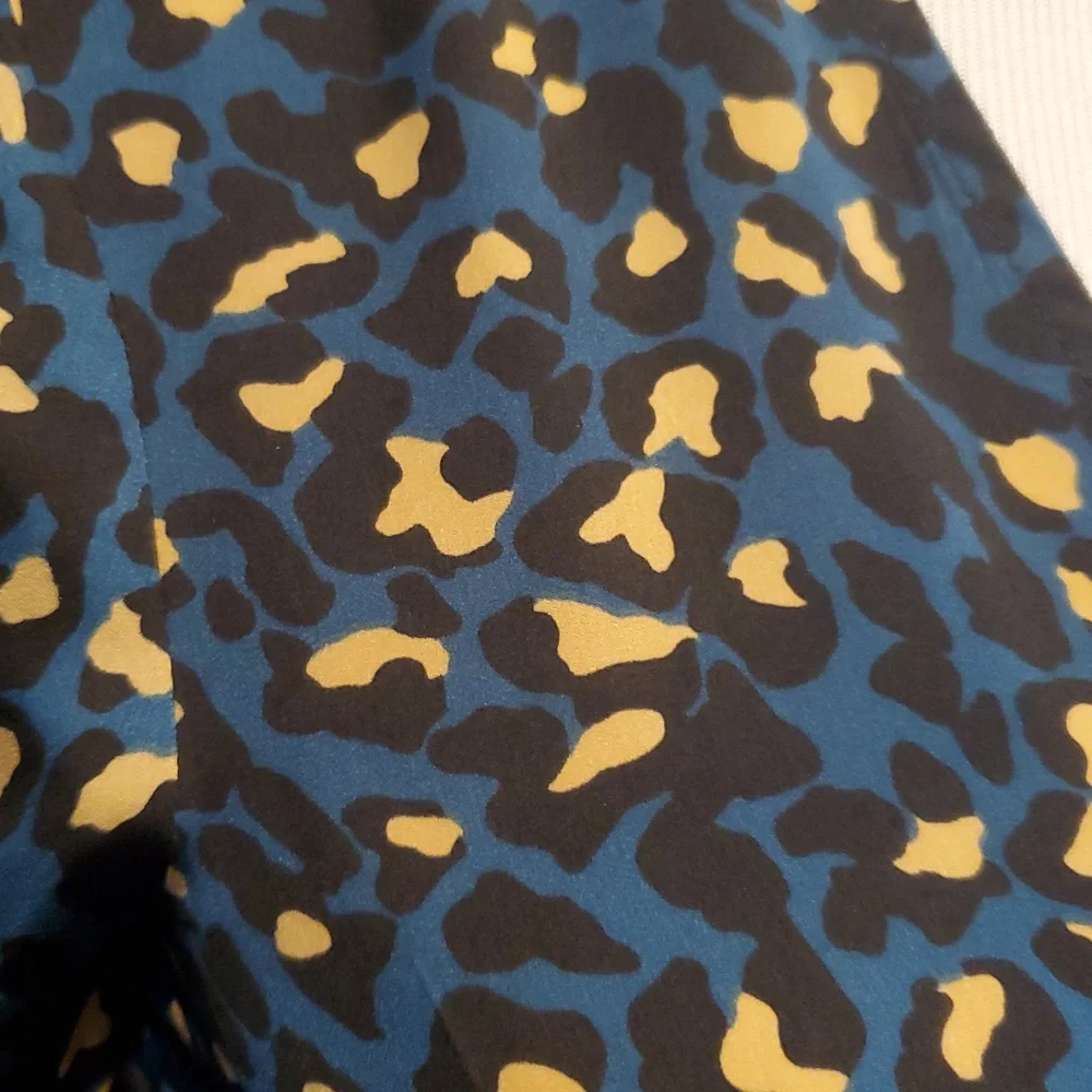 BCBGeneration Stylish Women's Wrap Top - Blue and Gold SZ XXS - Picture 2 of 7